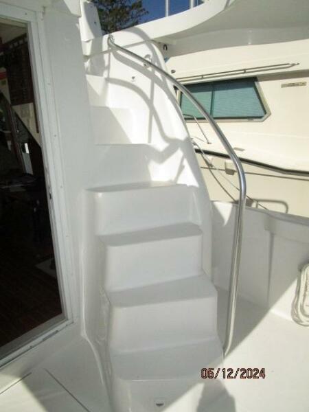 39' Mainship aftdeck-flybridge stairs