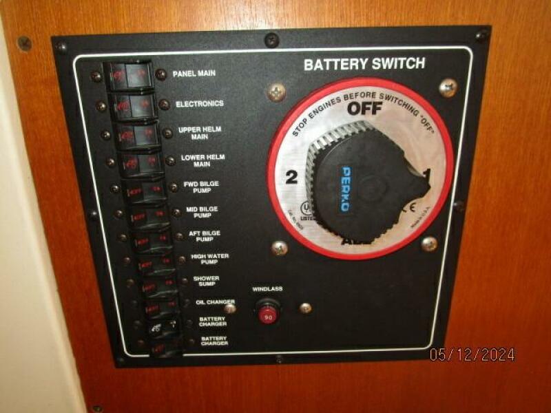 39' Mainship electrical panel2