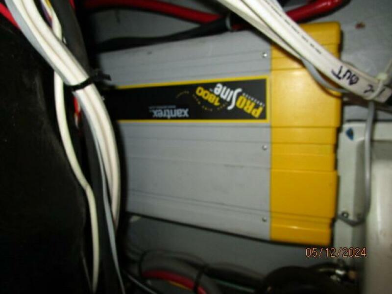 39' Mainship inverter