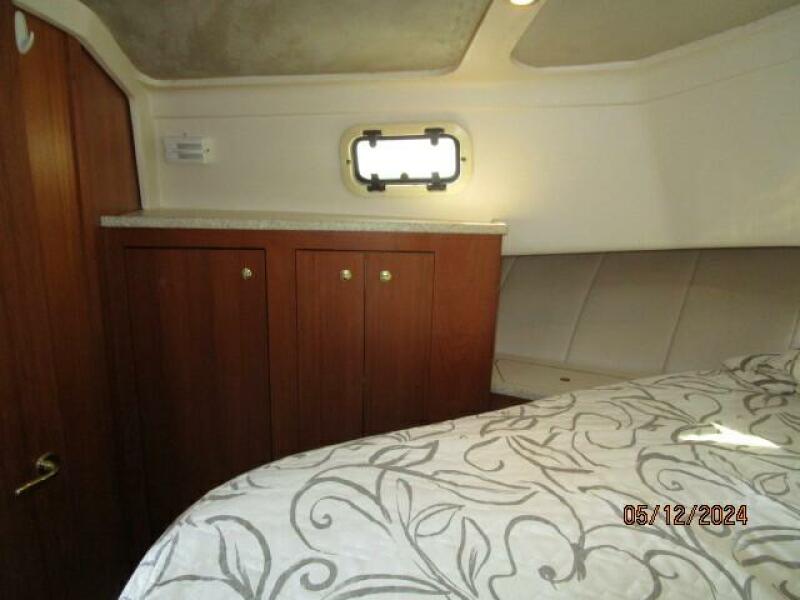 39' Mainship master stateroom port
