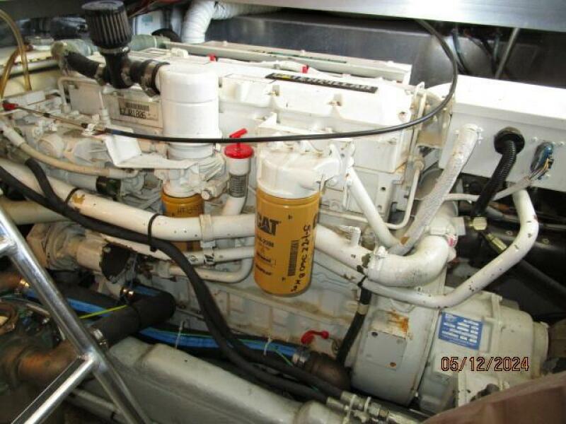 39' Mainship main engine1