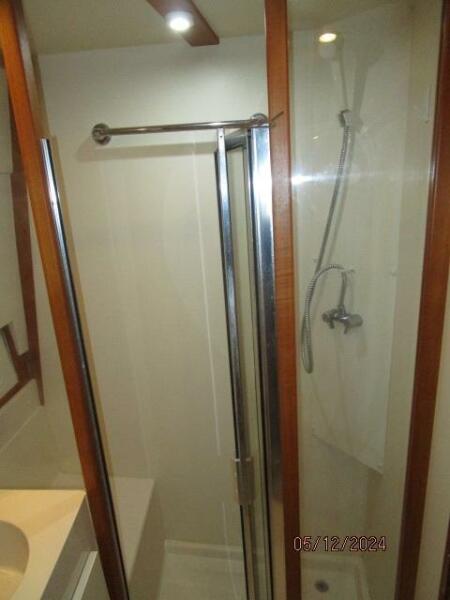 39' Mainship shower