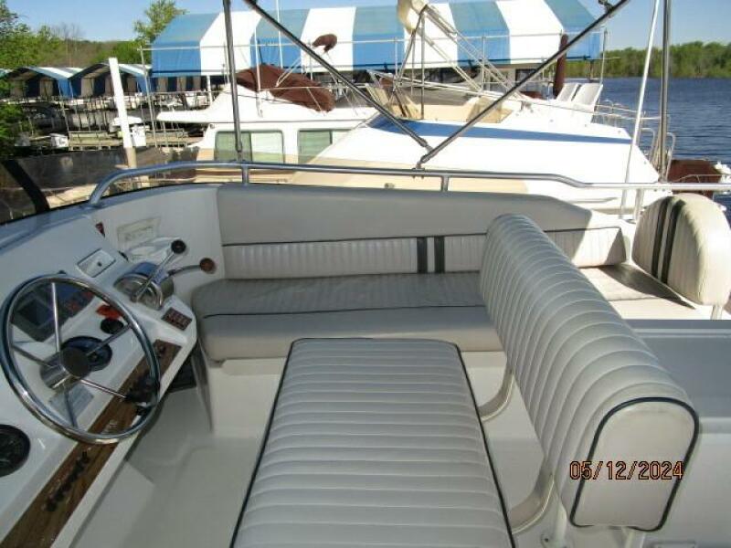 39' Mainship flybridge starboard