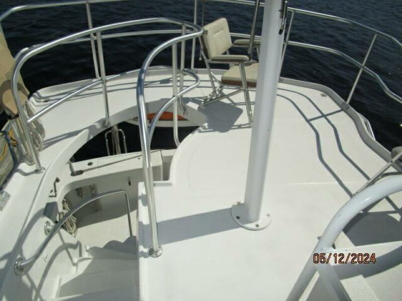 39' Mainship sundeck