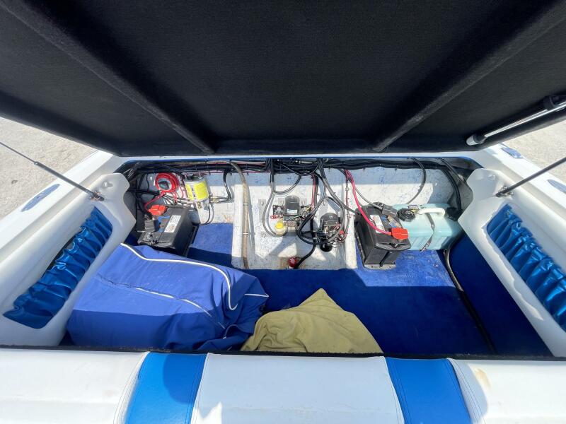 2000 Advantage 21 SR Outboard