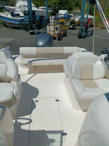 2015 Robalo R227