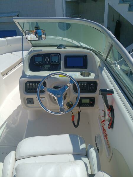 2015 Robalo R227