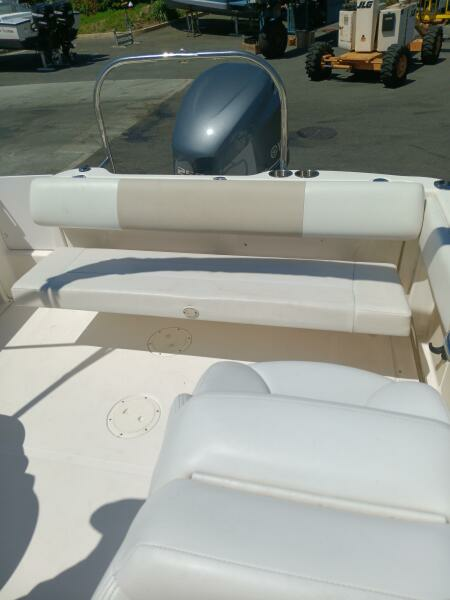 2015 Robalo R227