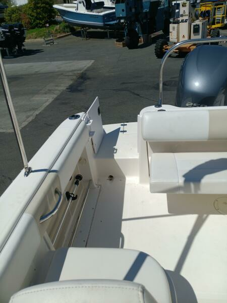 2015 Robalo R227