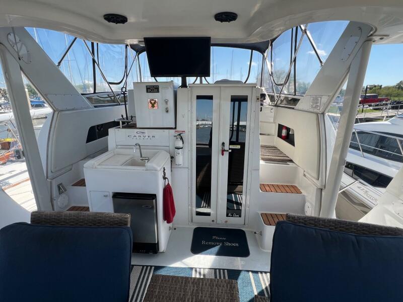 2002 Carver 406