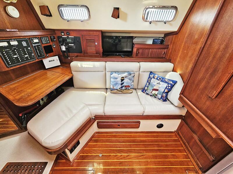 2000 Island Packet 380
