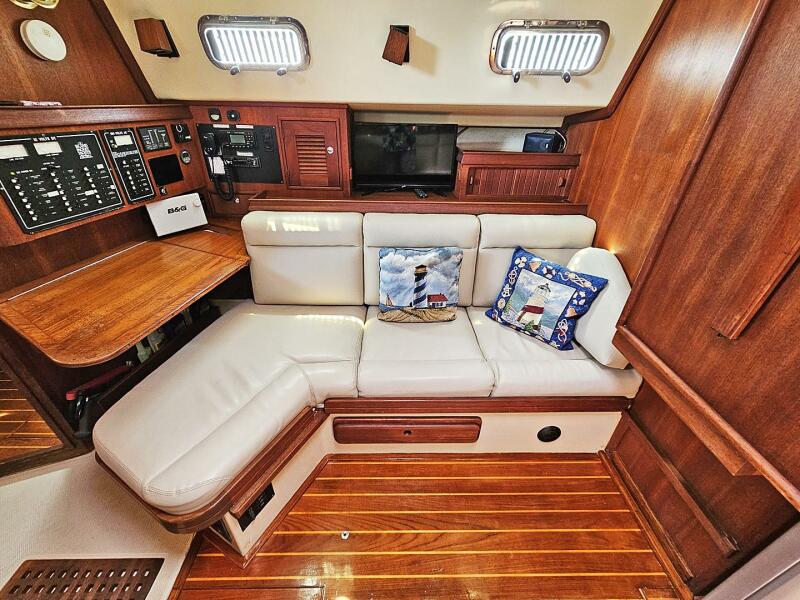 2000 Island Packet 380