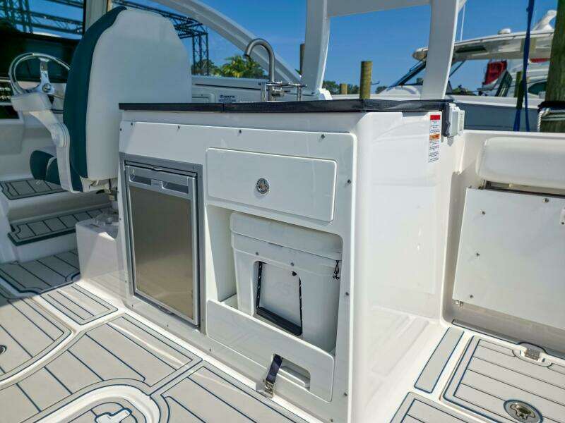 28ft Sea Fox Yacht For Sale