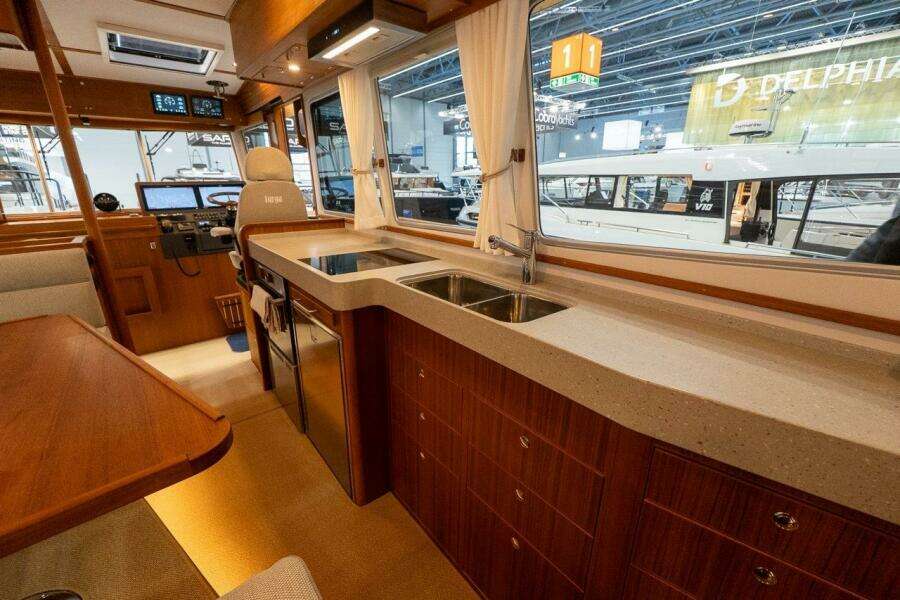 1 8M    2 1M Targa 46 46ft Targa Yacht For Sale