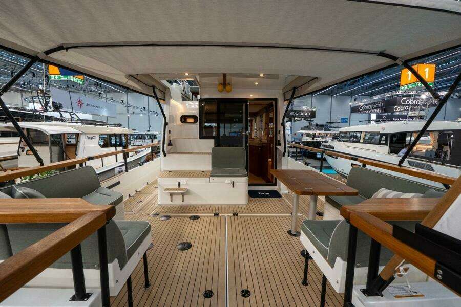 1 8M    2 1M Targa 46 46ft Targa Yacht For Sale