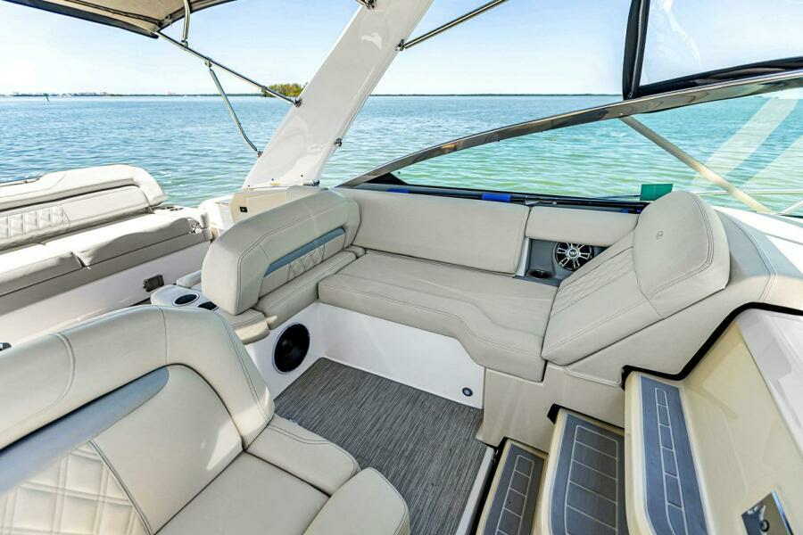 33ft Regal Yacht For Sale