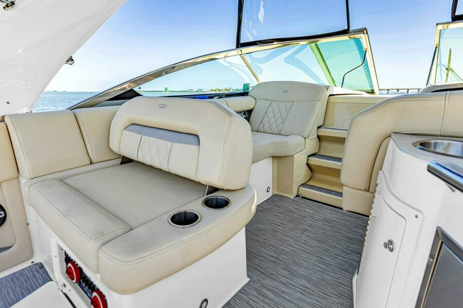 33ft Regal Yacht For Sale