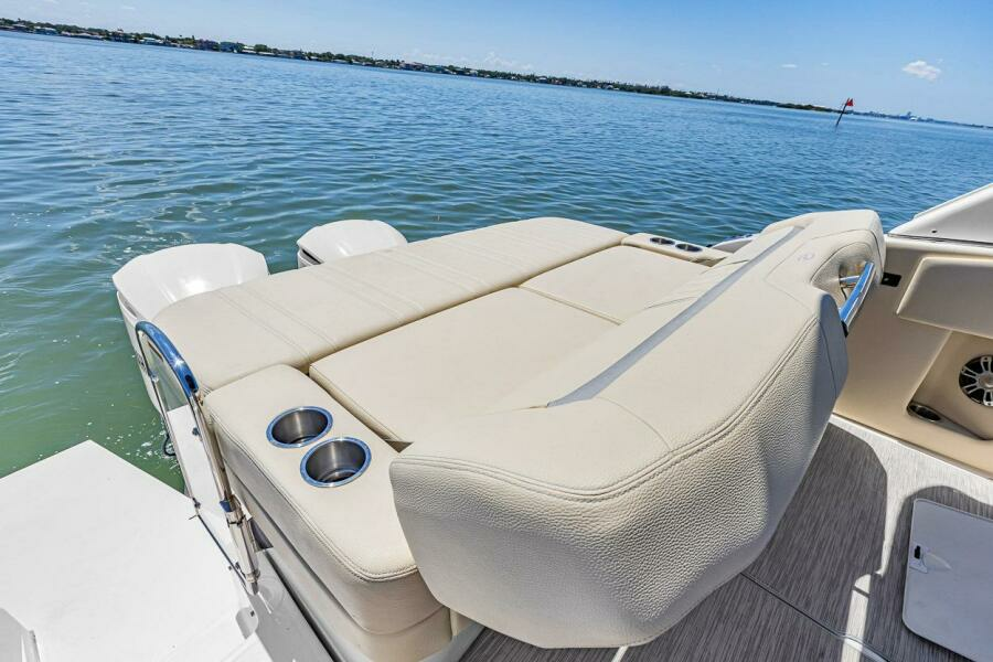 33ft Regal Yacht For Sale