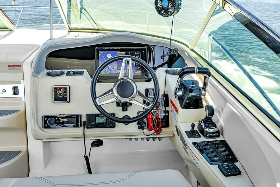 33ft Regal Yacht For Sale