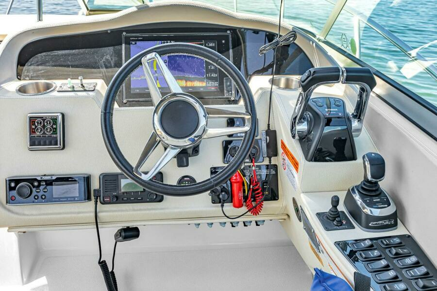 33ft Regal Yacht For Sale