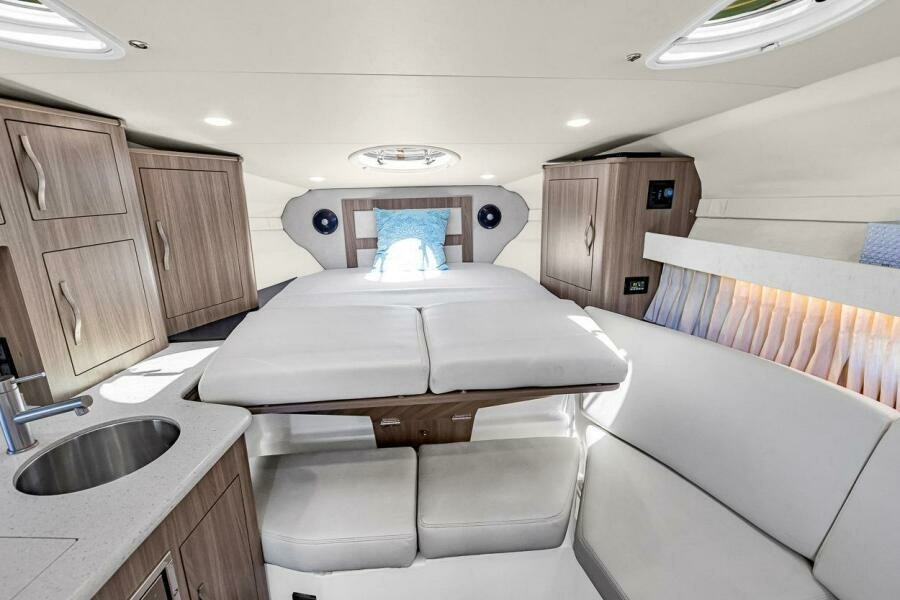 33ft Regal Yacht For Sale