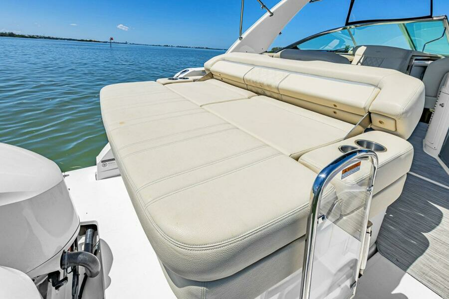 33ft Regal Yacht For Sale