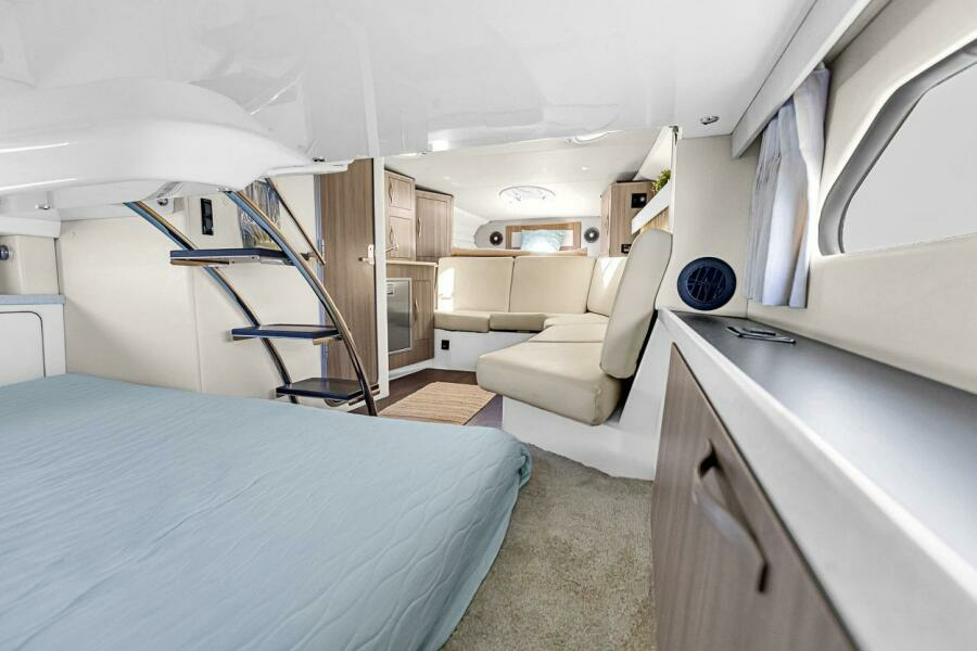 33ft Regal Yacht For Sale