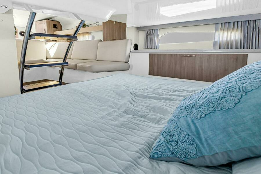 33ft Regal Yacht For Sale