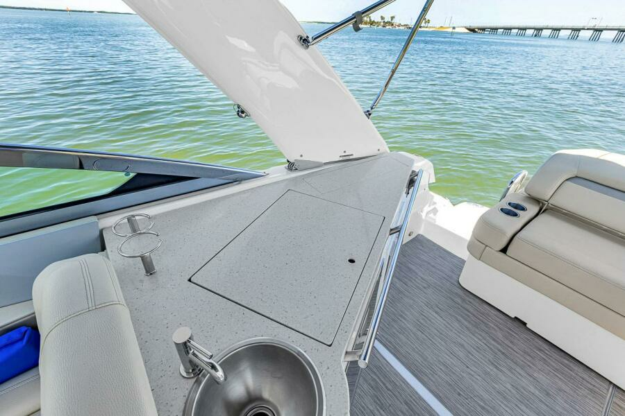 33ft Regal Yacht For Sale