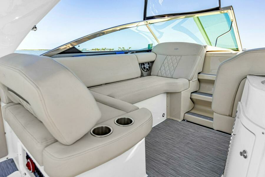 33ft Regal Yacht For Sale