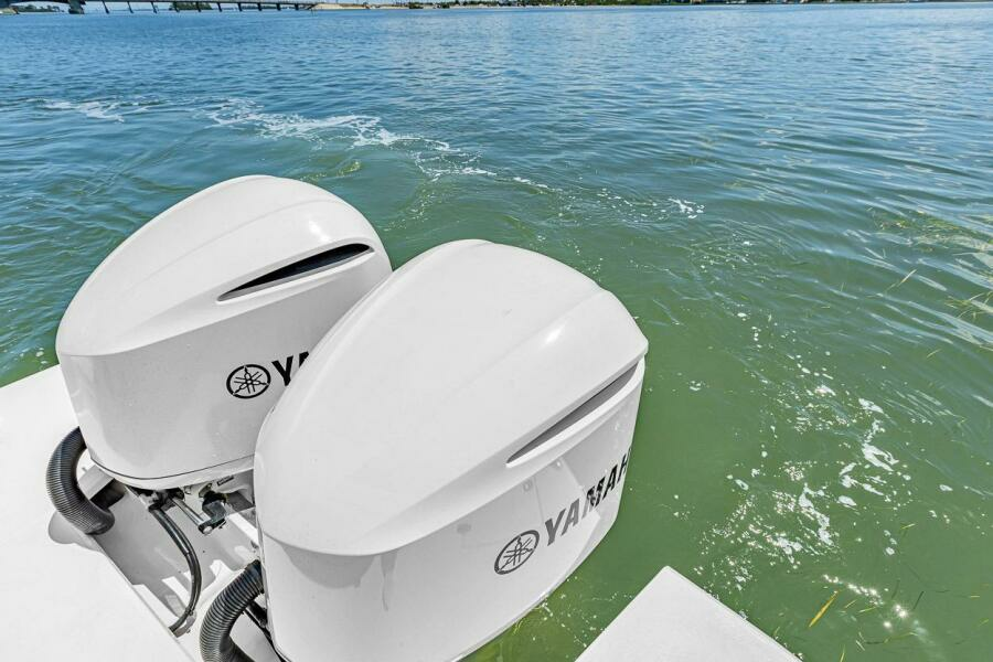 33ft Regal Yacht For Sale