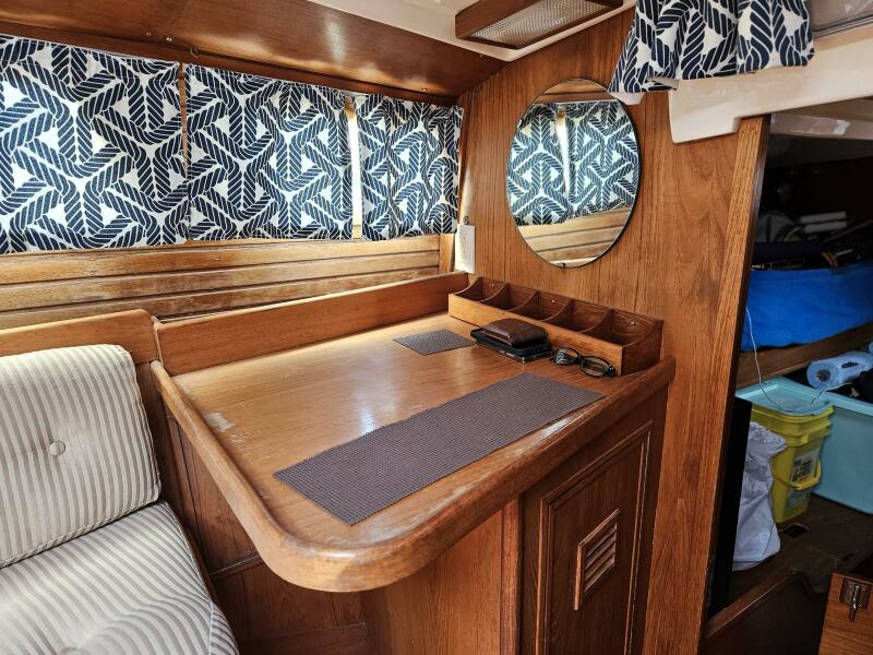 Desk Aft Berth