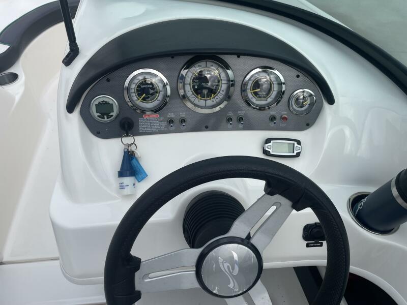 2014 Sea Ray 205 SPORT
