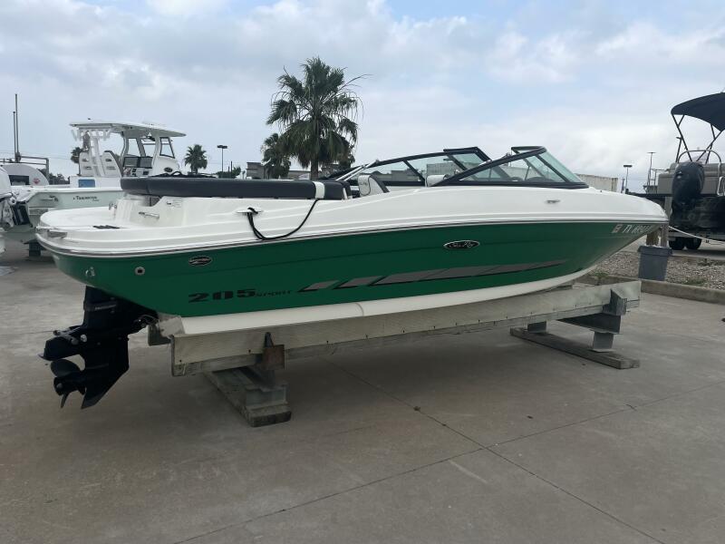 2014 Sea Ray 205 SPORT