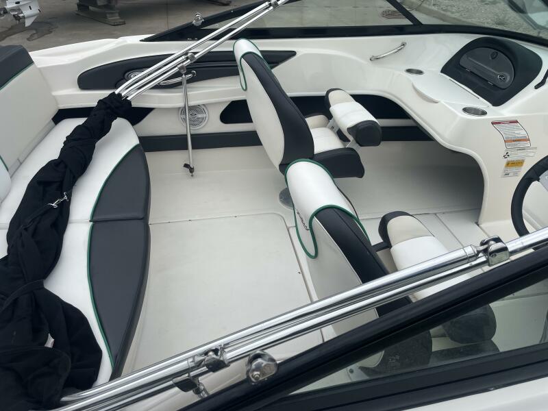 2014 Sea Ray 205 SPORT