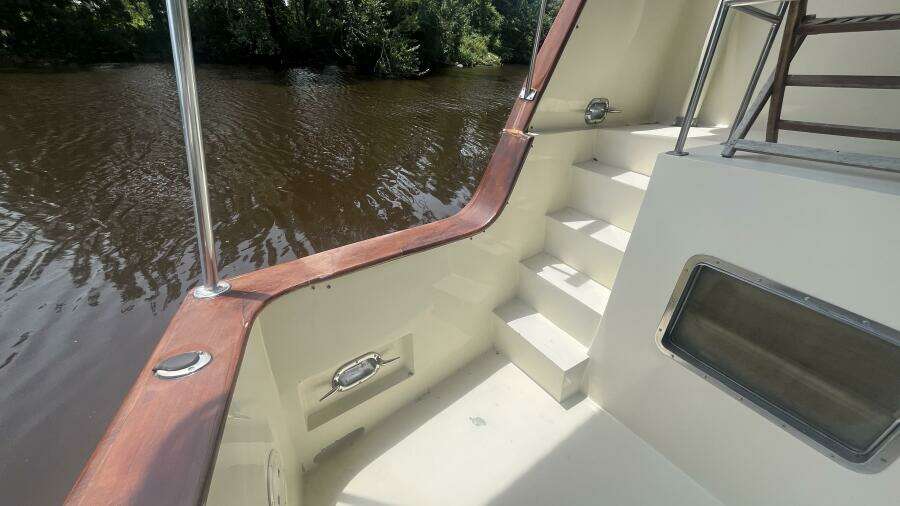 Island Angel 62ft Marine Trader Yacht For Sale