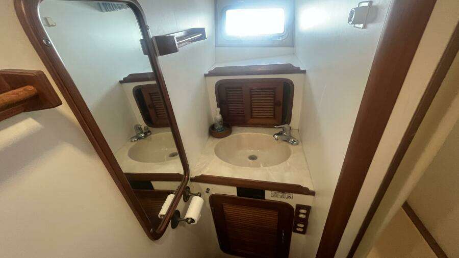 Island Angel 62ft Marine Trader Yacht For Sale