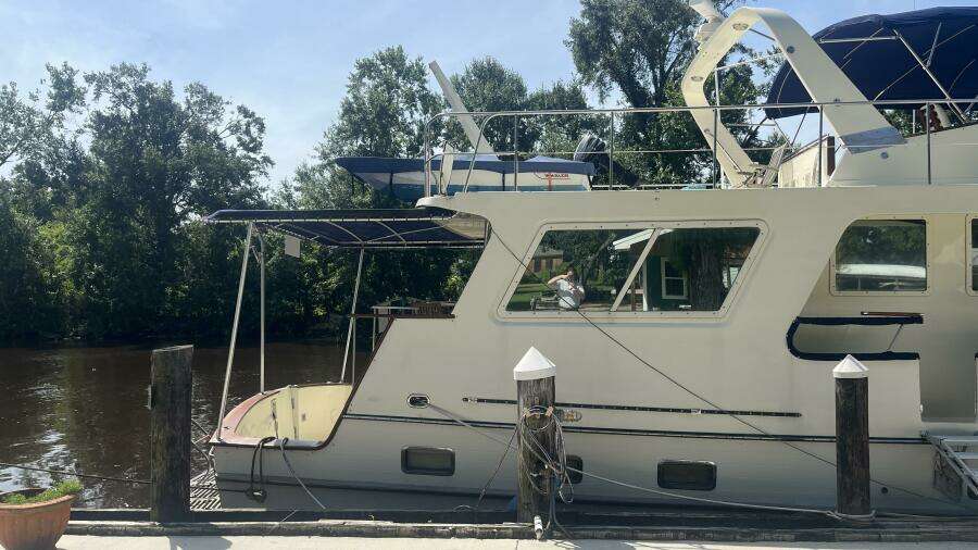 Island Angel 62ft Marine Trader Yacht For Sale