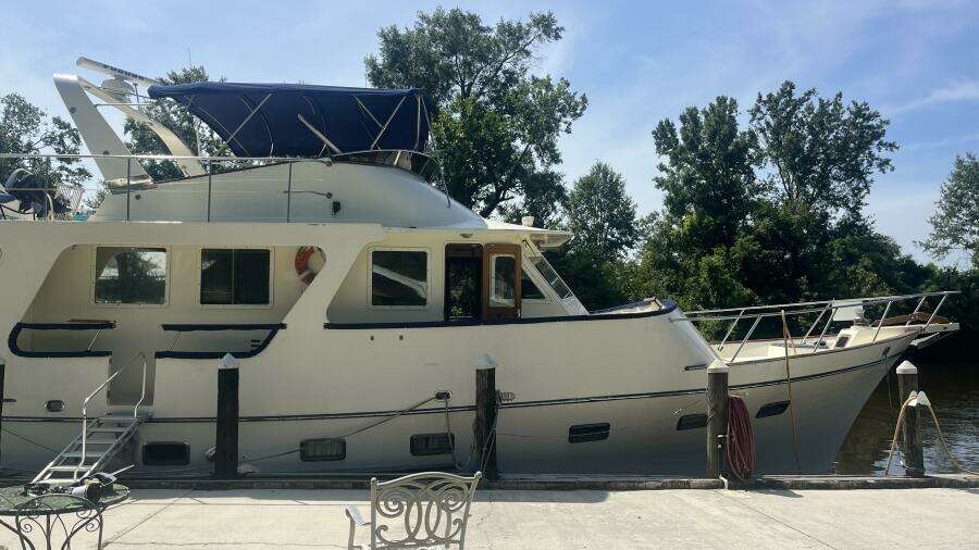 Island Angel 62ft Marine Trader Yacht For Sale