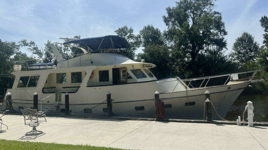 Island Angel 62ft Marine Trader Yacht For Sale