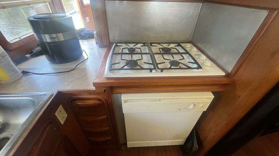 Island Angel 62ft Marine Trader Yacht For Sale