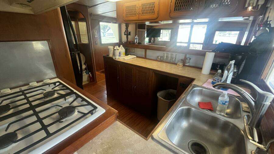 Island Angel 62ft Marine Trader Yacht For Sale