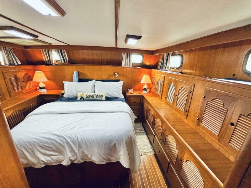 43ft Albin Yacht For Sale