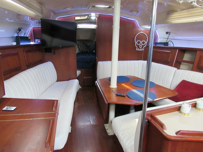 1990 Hunter 40