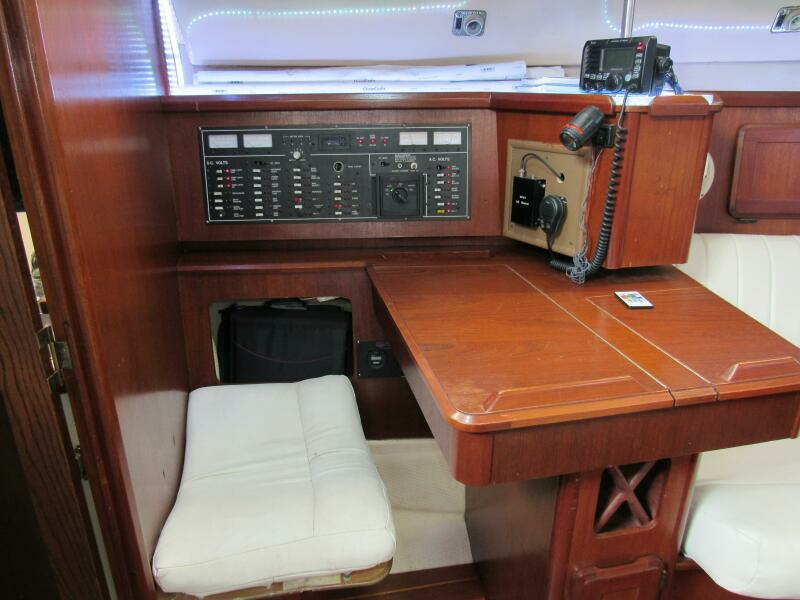 Mei Li 40ft Hunter Yacht For Sale