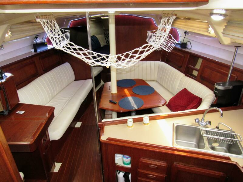 Mei Li 40ft Hunter Yacht For Sale