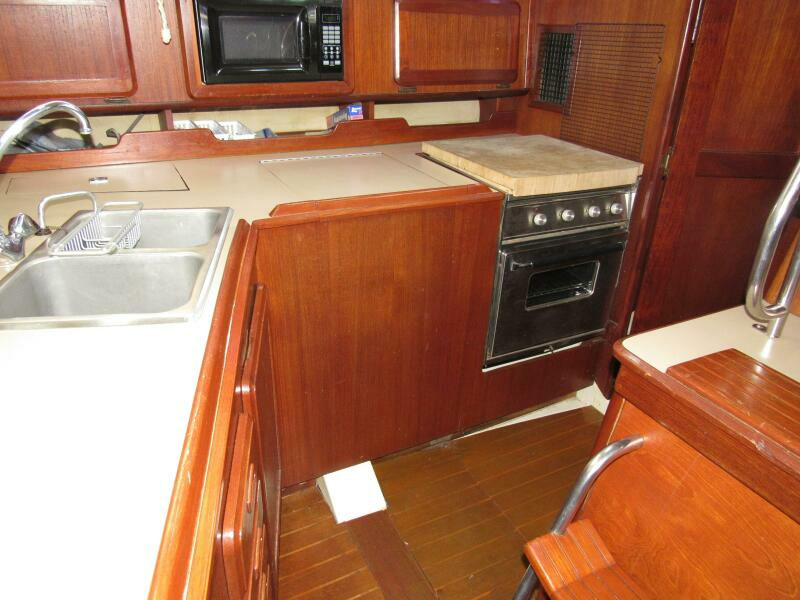 Mei Li 40ft Hunter Yacht For Sale