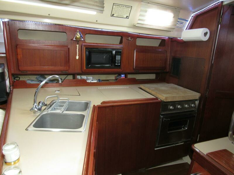 Mei Li 40ft Hunter Yacht For Sale