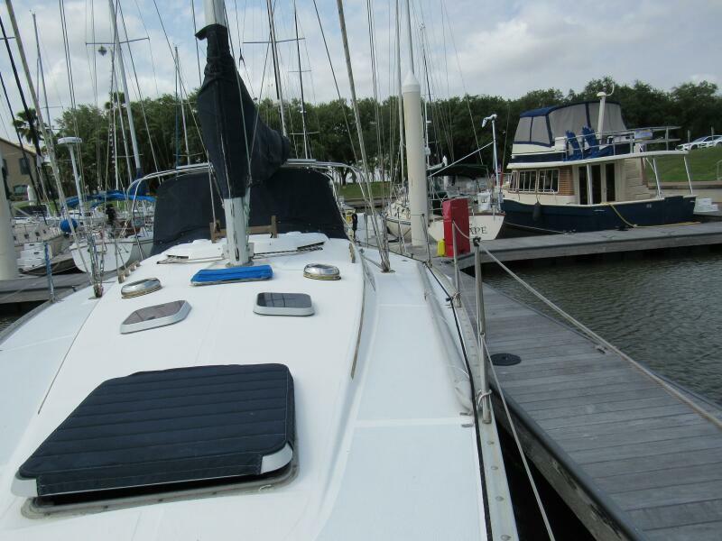 Mei Li 40ft Hunter Yacht For Sale