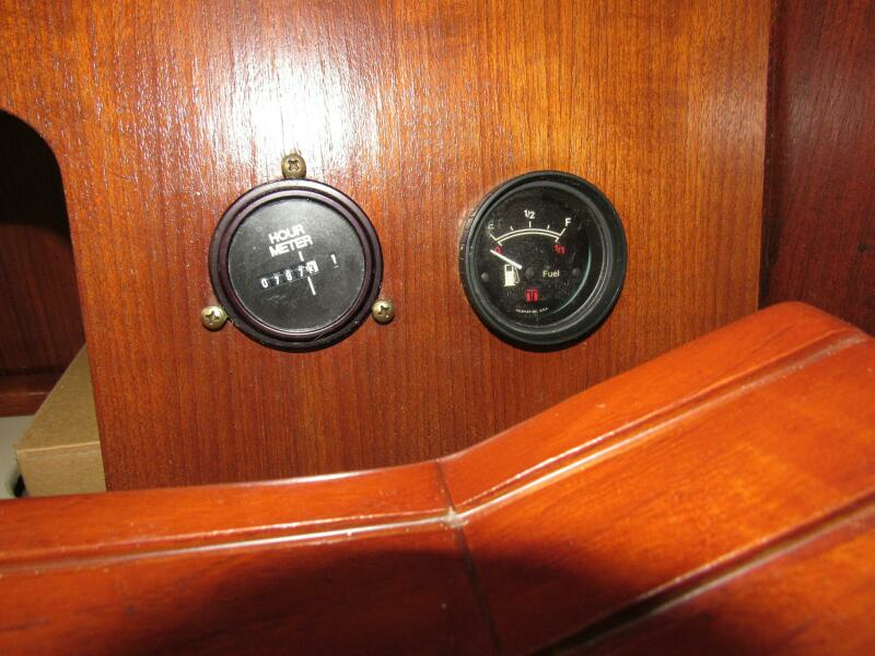 Mei Li 40ft Hunter Yacht For Sale